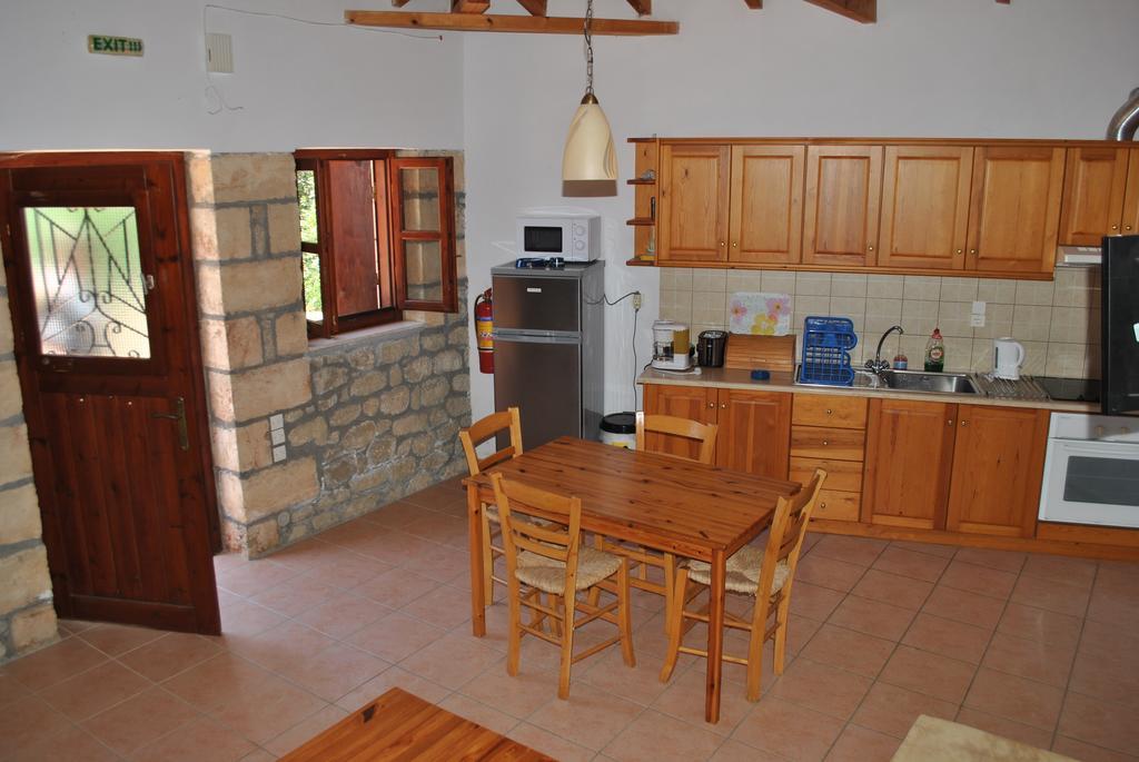 Armonia Villa Stoúpa Kamer foto