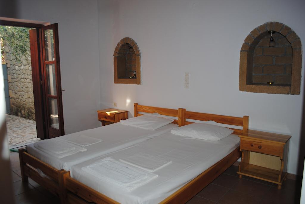 Armonia Villa Stoúpa Kamer foto